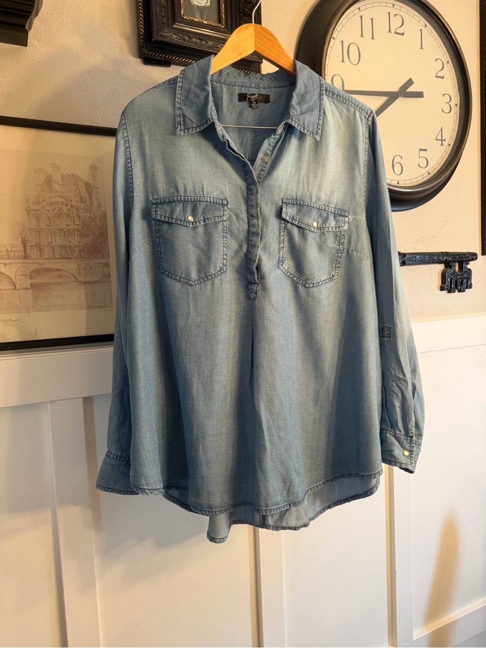 Light Wash Chambray Button Pullover Shirt k434